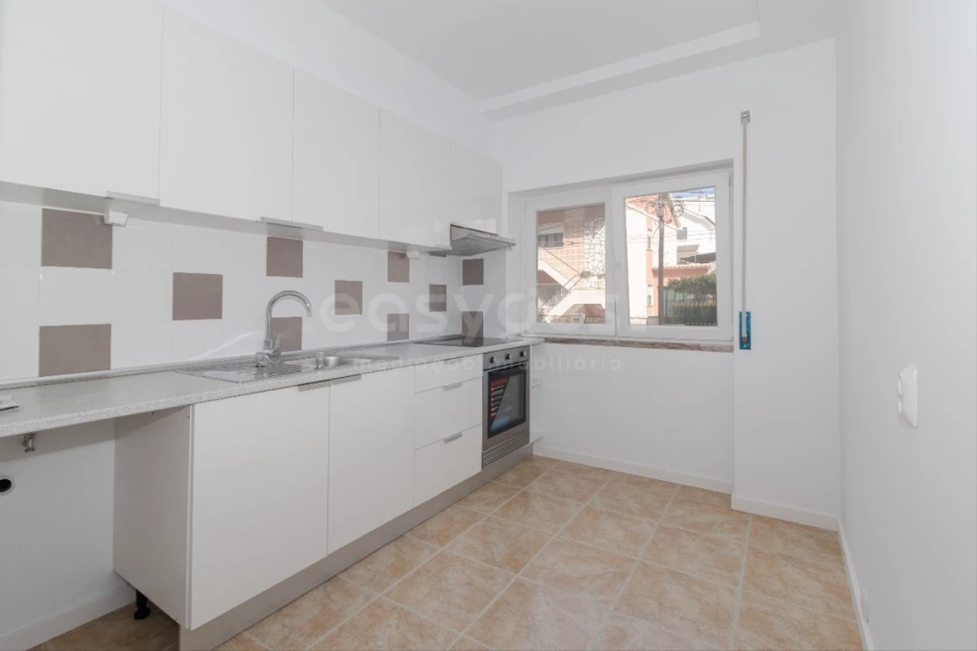 Apartamento T4 para Venda em Amora Foto 1