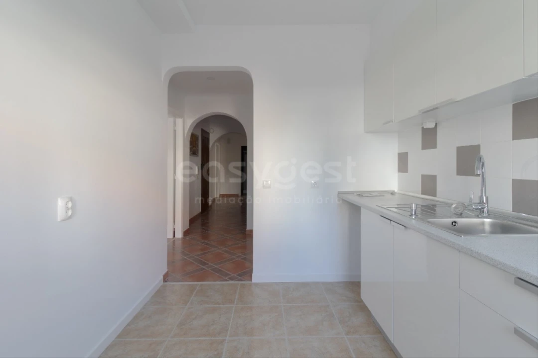 Apartamento T4 para Venda em Amora Foto 2