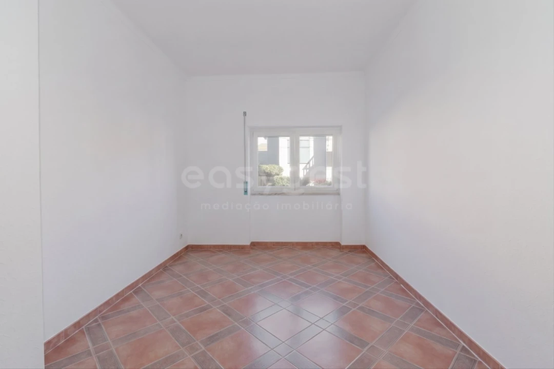 Apartamento T4 para Venda em Amora Foto 4