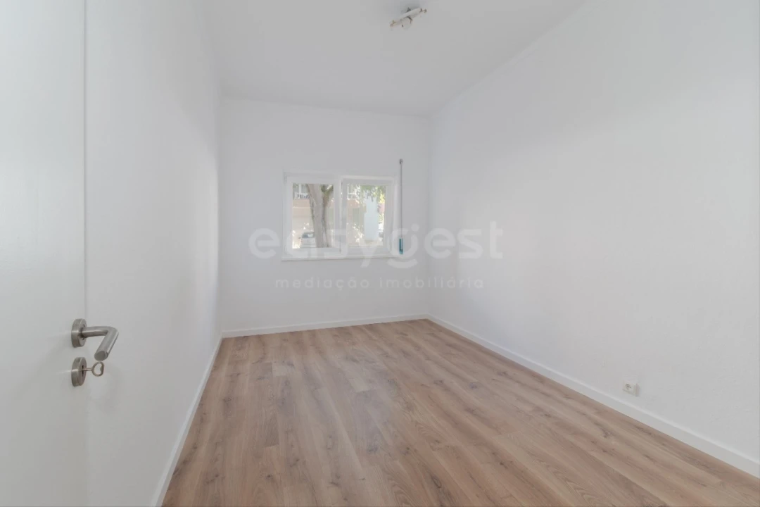 Apartamento T4 para Venda em Amora Foto 10