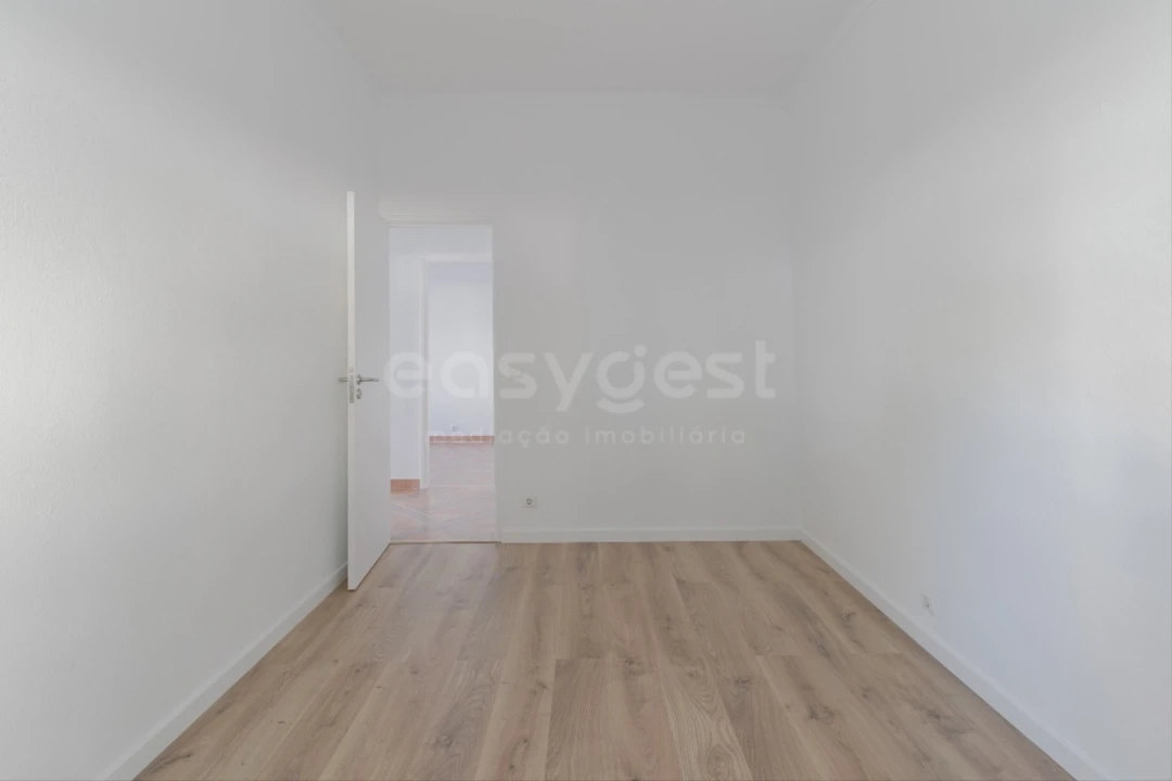 Apartamento T4 para Venda em Amora Foto 16