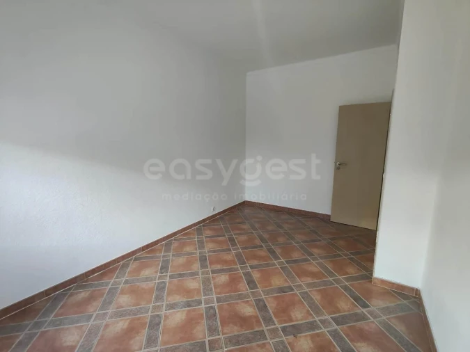 Apartamento T4 para Venda em Amora Foto 3