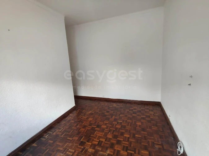 Apartamento T4 para Venda em Amora Foto 6