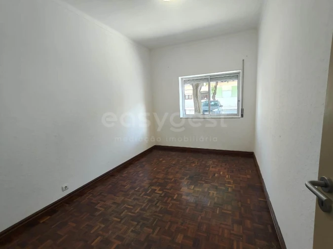 Apartamento T4 para Venda em Amora Foto 9