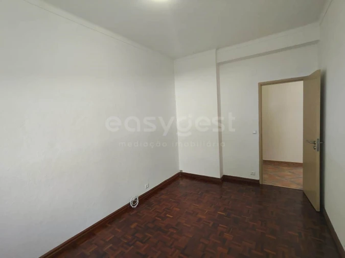 Apartamento T4 para Venda em Amora Foto 10