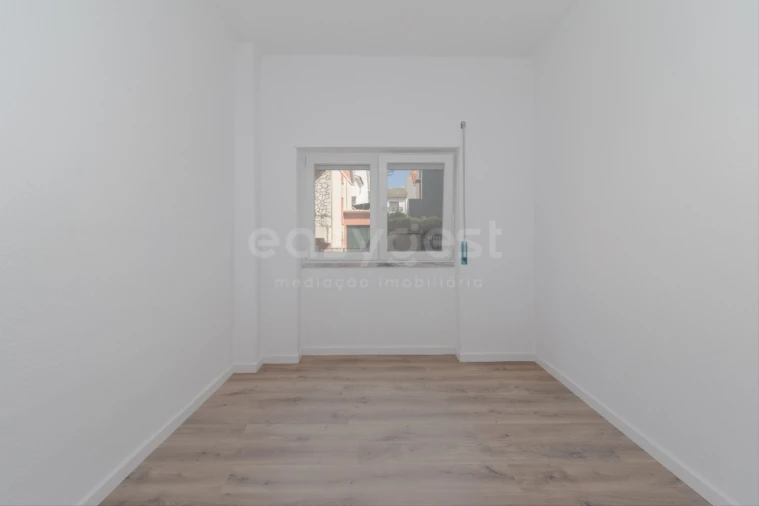 Apartamento T4 para Venda em Amora Foto 12