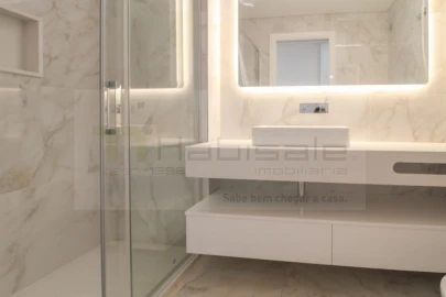 Apartamento T3 para Venda em Charneca de Caparica e Sobreda