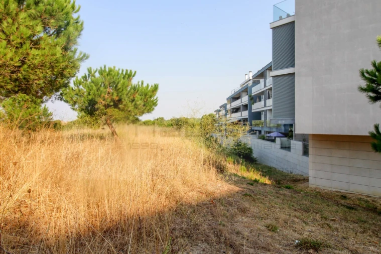 Apartamento T3 para Venda em Charneca de Caparica e Sobreda Foto 22