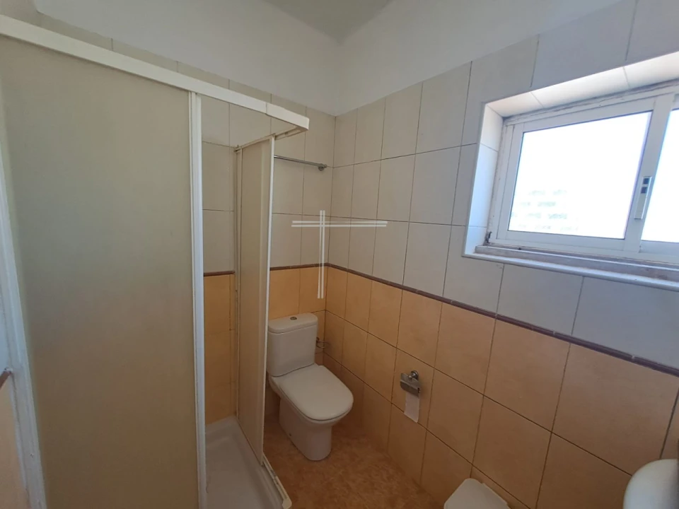 Moradia T6 para Venda em Caparica e Trafaria Foto 38