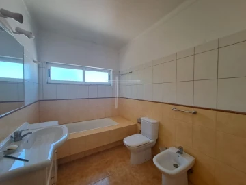 Moradia T6 para Venda em Caparica e Trafaria