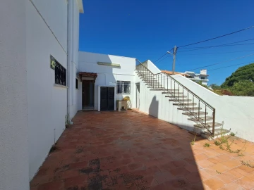 Moradia T6 para Venda em Caparica e Trafaria