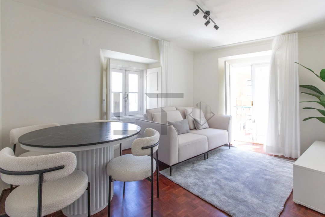 Apartamento T2 para Venda em Santa Maria Maior Foto 2