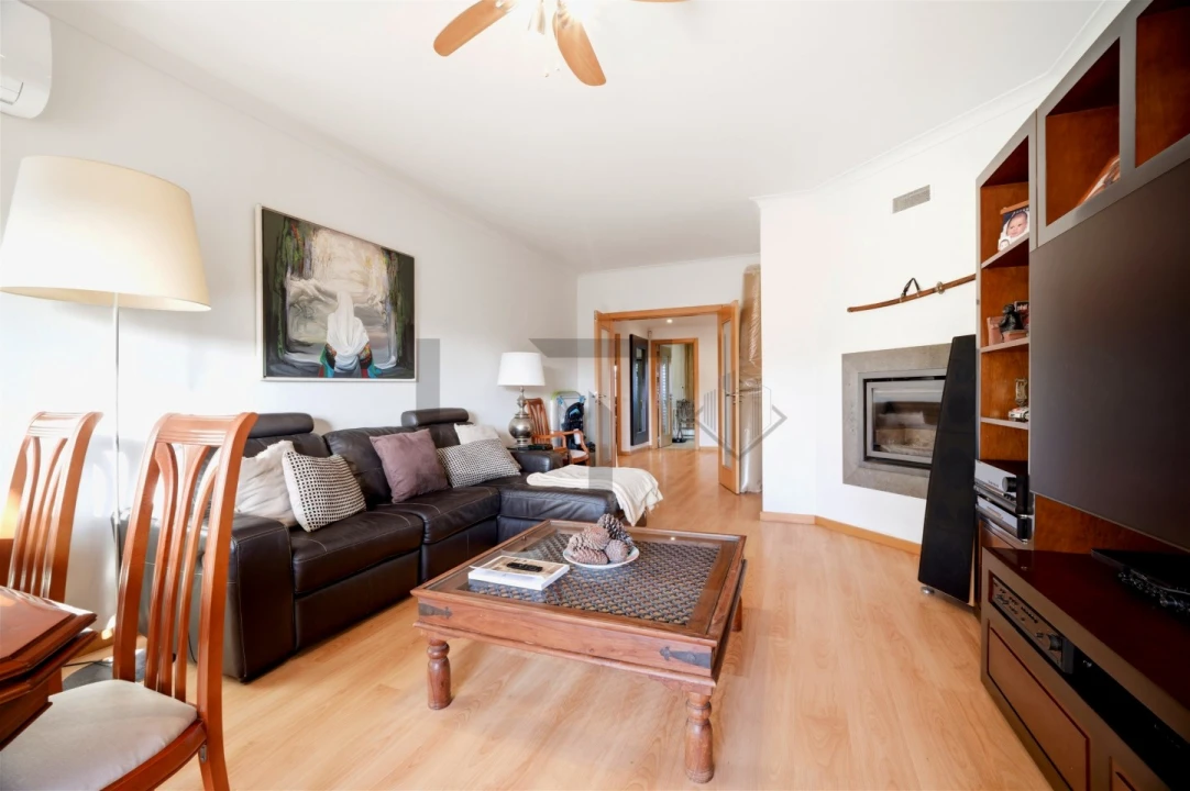 Apartamento T2 para Venda em Alcabideche Foto 6