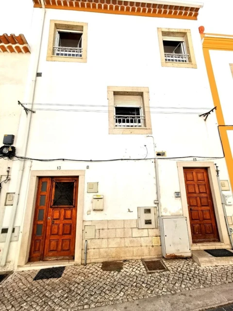 Apartamento T3 para Venda em Além da Ribeira e Pedreira