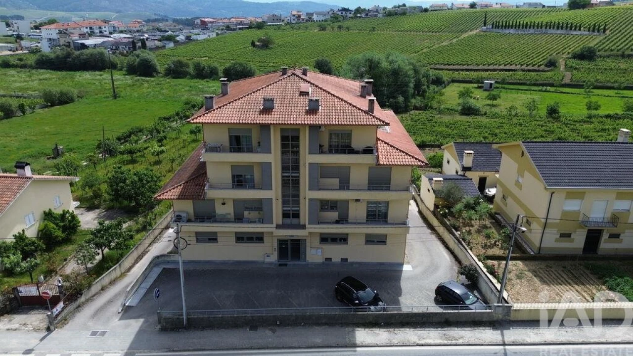 Apartamento T3 para Venda em Alijo Foto 1