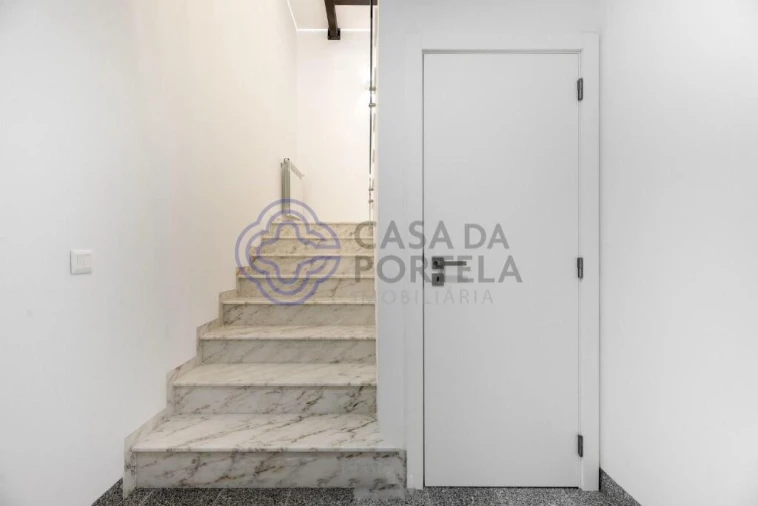 Moradia T4 para Venda em Canidelo Foto 32
