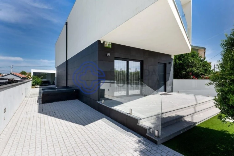 Moradia T4 para Venda em Canidelo Foto 2