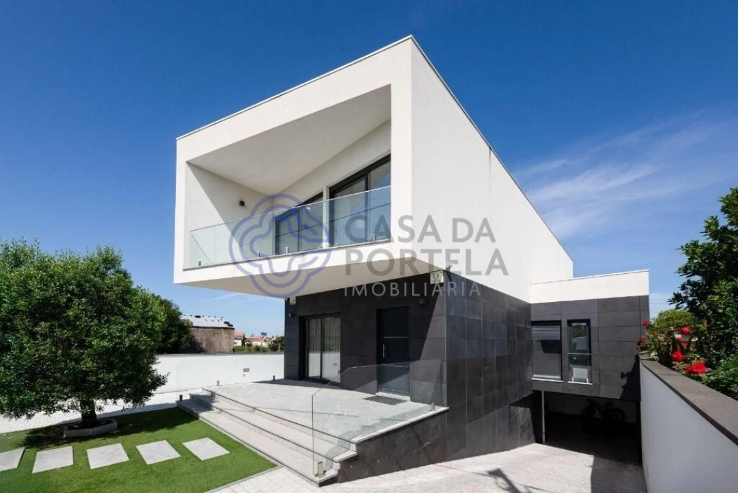 Moradia T4 para Venda em Canidelo Foto 1