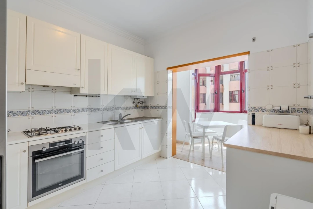 Apartamento T2 para Venda em Costa da Caparica Foto 4