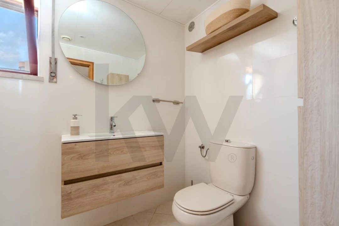 Apartamento T2 para Venda em Costa da Caparica Foto 17