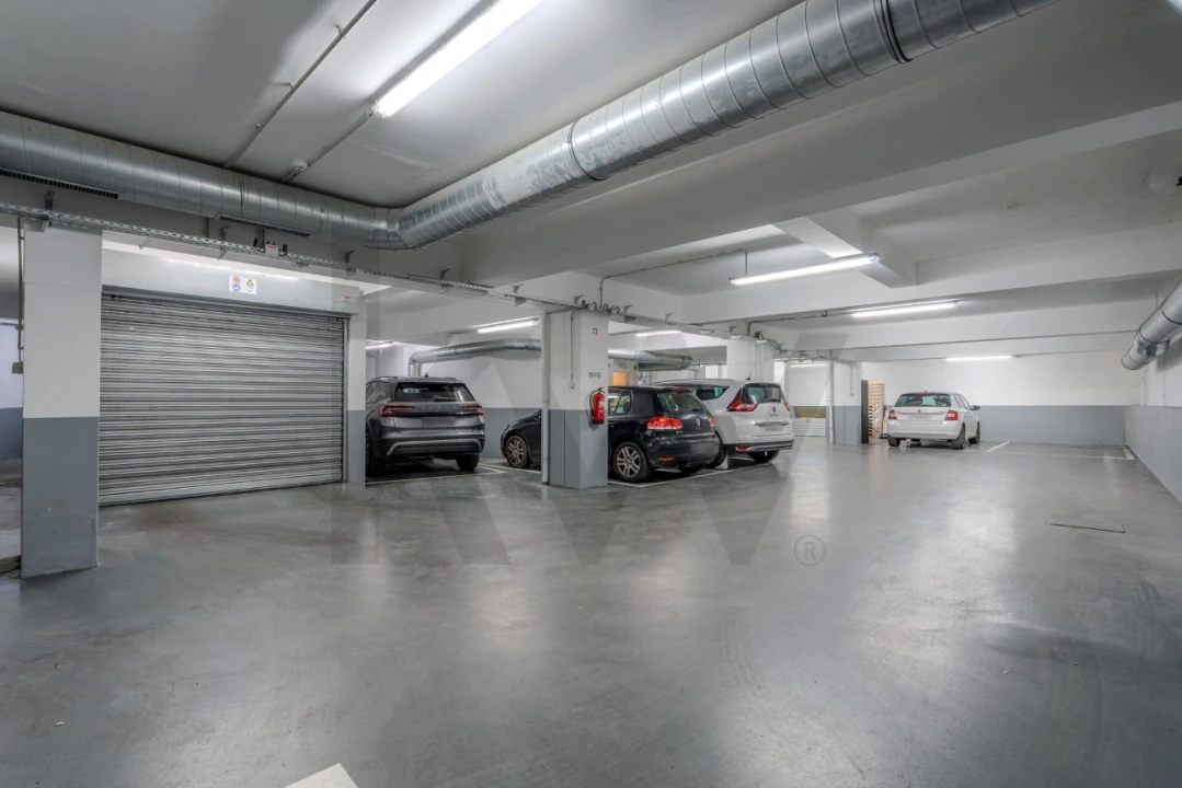 Apartamento T3 para Venda em Campolide Foto 18