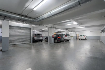 Apartamento T3 para Venda em Campolide