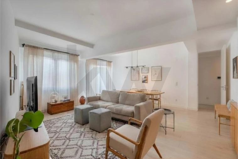 Apartamento T3 para Venda em Campolide Foto 3