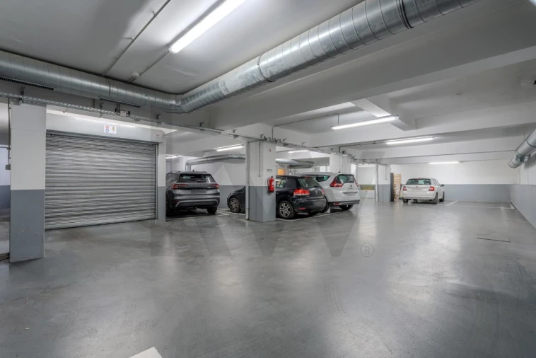 Apartamento T3 para Venda em Campolide Foto 18