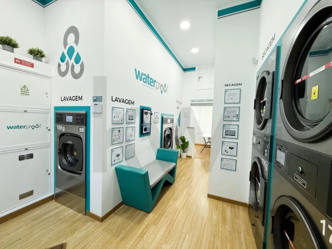 Loja para Venda em Santo António dos Cavaleiros e Frielas Foto 4
