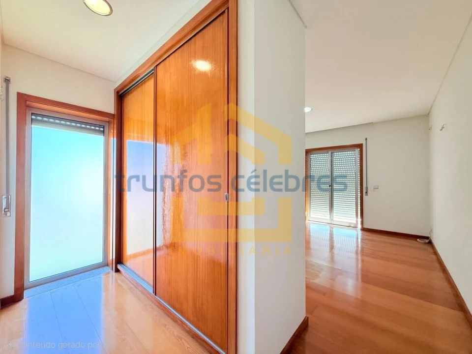 Apartamento T2 para Venda em Arvore Foto 10