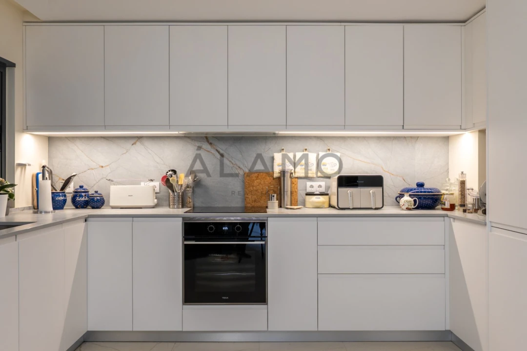 Apartamento T4 para Venda em Quelfes Foto 7