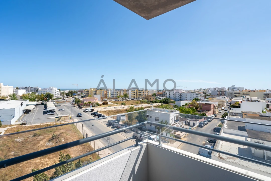 Apartamento T4 para Venda em Quelfes Foto 10