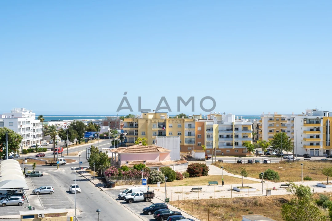 Apartamento T4 para Venda em Quelfes Foto 11