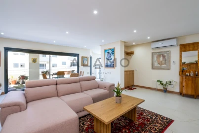 Apartamento T4 para Venda em Quelfes