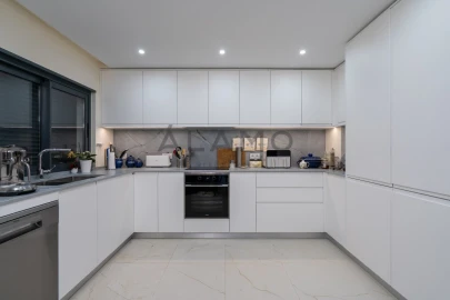 Apartamento T4 para Venda em Quelfes