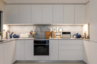 Apartamento T4 para Venda em Quelfes