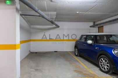 Apartamento T4 para Venda em Quelfes