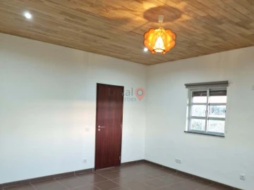 Moradia T1 para Venda em Odiaxere