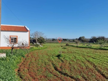 Moradia T1 para Venda em Odiaxere