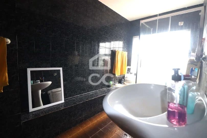 Moradia T3 para Venda em Fenais da Luz