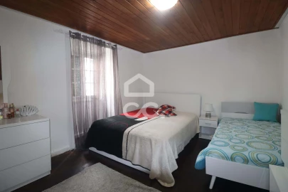 Moradia T3 para Venda em Fenais da Luz