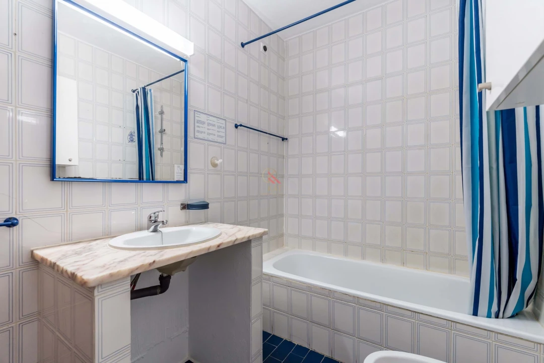 Apartamento T1 para Venda em Alvor Foto 17