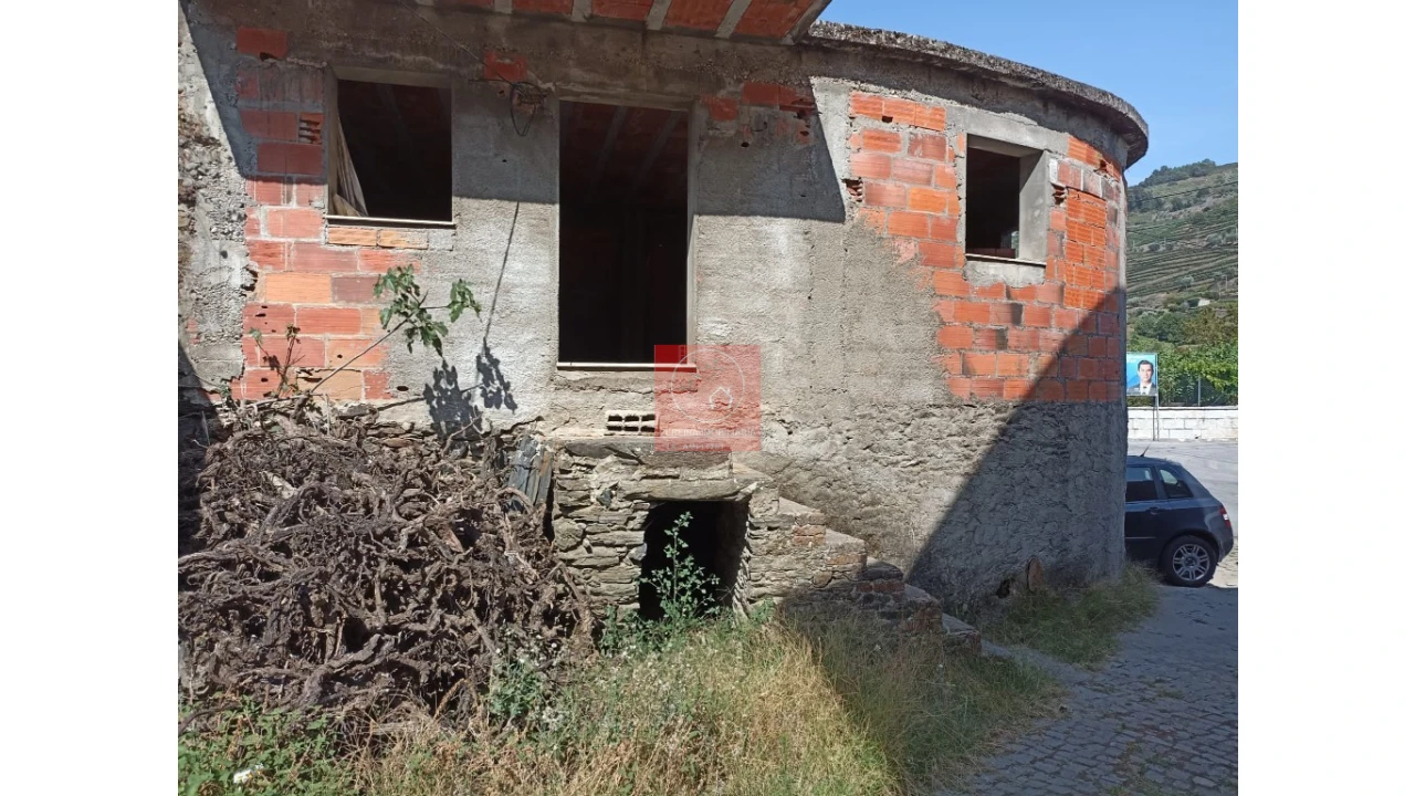 Moradia T1 para Venda em Moura Morta e Vinhós Foto 3