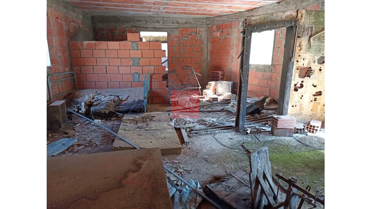 Moradia T1 para Venda em Moura Morta e Vinhós Foto 4