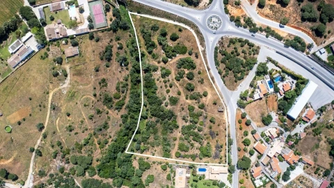 Terreno para Venda em Quarteira