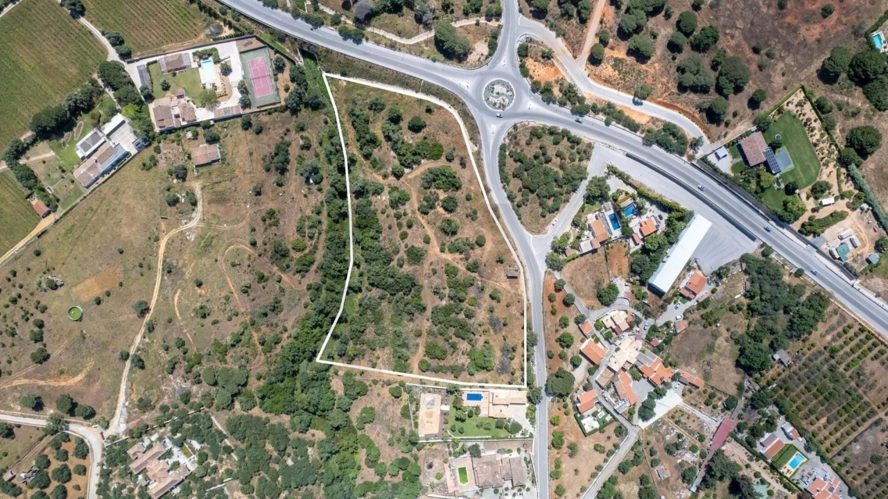 Terreno para Venda em Quarteira Foto 3