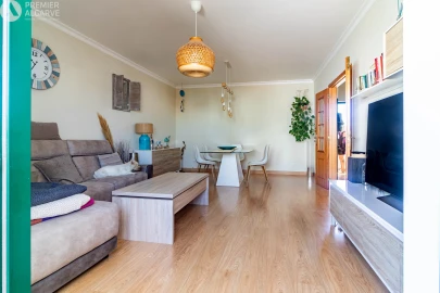 Apartamento T2 para Venda em Quelfes