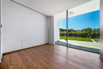 Moradia T4 para Venda em Quarteira