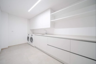 Moradia T4 para Venda em Quarteira