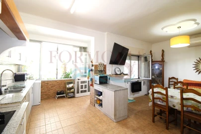 Moradia T6 para Venda em Moncarapacho e Fuseta